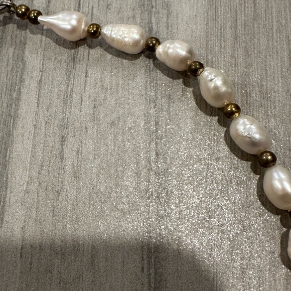Trendy Natural Freshwater Pearl & Tiny Gold Beads Necklace - Picture 5 of 9